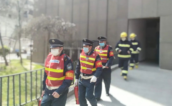 中保恒杰淮南保安公司淮南市第一人民醫院項目隊消防拉練